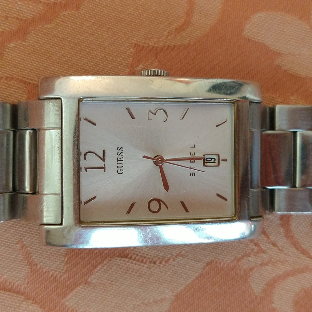 VGUC. Guess silver band watch.